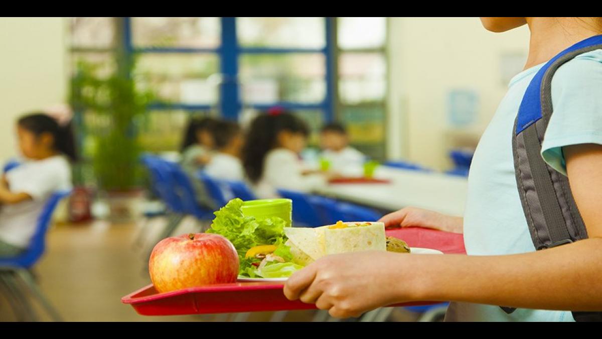 Ребенок овз питание в школе. Обед школьника. Питание в школе. Питание детей в школе. Школьная еда.